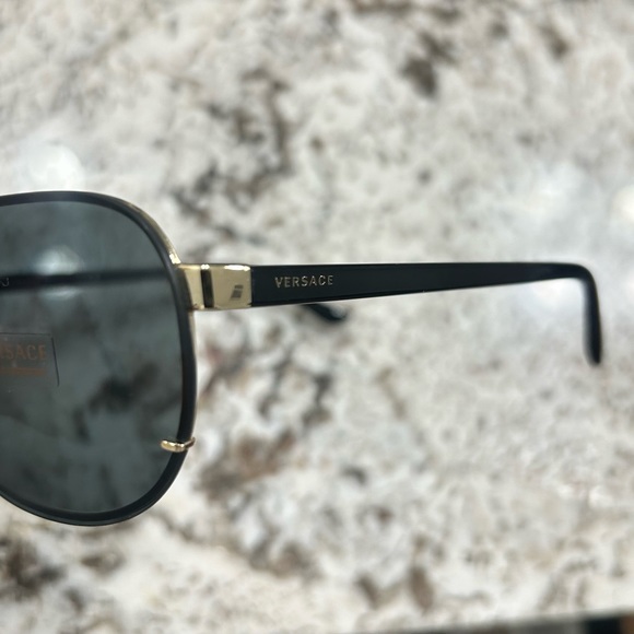 New sunglasses - Picture 4 of 4